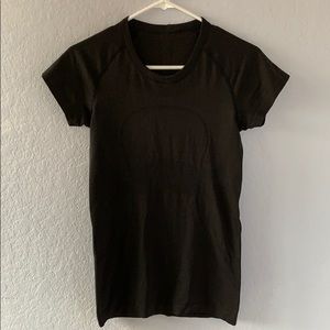 LULULEMON Swiftly Tech Short Sleeve - SIZE 6